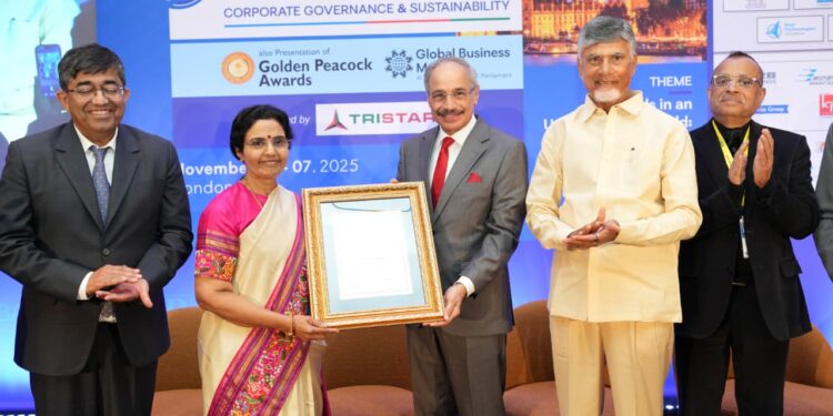 రెండు ప్రతిష్టాత్మక అవార్డులు అందుకున్న నారా భువనేశ్వరి