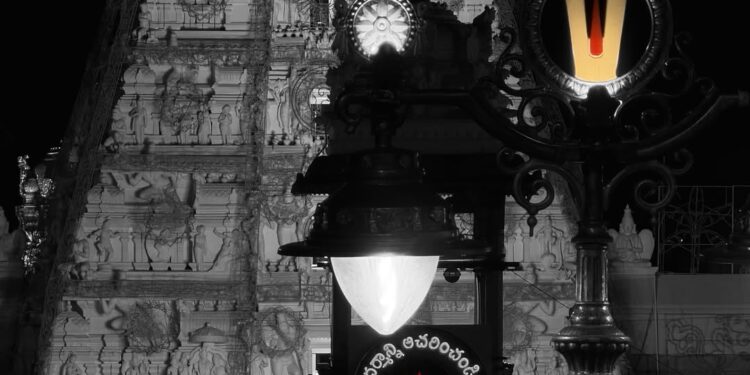 తిరుమలలో భక్తుల రద్దీ ఉద్ధృతం