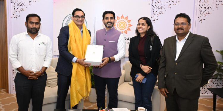 యాక్షన్ టెసా సీఈఓతో మంత్రి నారా లోకేష్ భేటీ: ఏపీలో సెకండరీ MDF యూనిట్ ఏర్పాటుకు ప్రతిపాదన