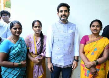 విశాఖలో మంత్రి నారా లోకేష్ ప్రజాదర్బార్ — వినతుల స్వీకరణ, సమస్యల పరిష్కారానికి హామీ