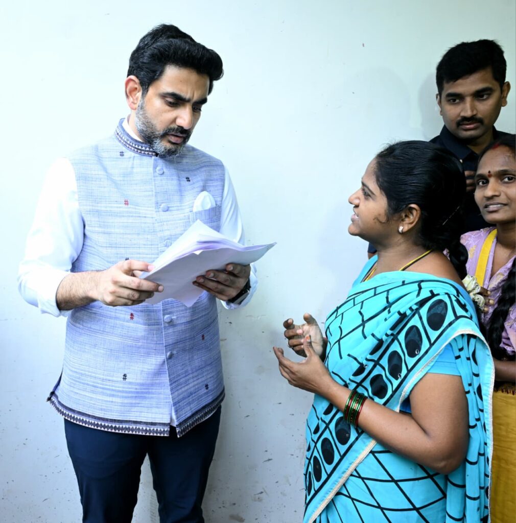 విశాఖలో మంత్రి నారా లోకేష్ ప్రజాదర్బార్ — వినతుల స్వీకరణ, సమస్యల పరిష్కారానికి హామీ