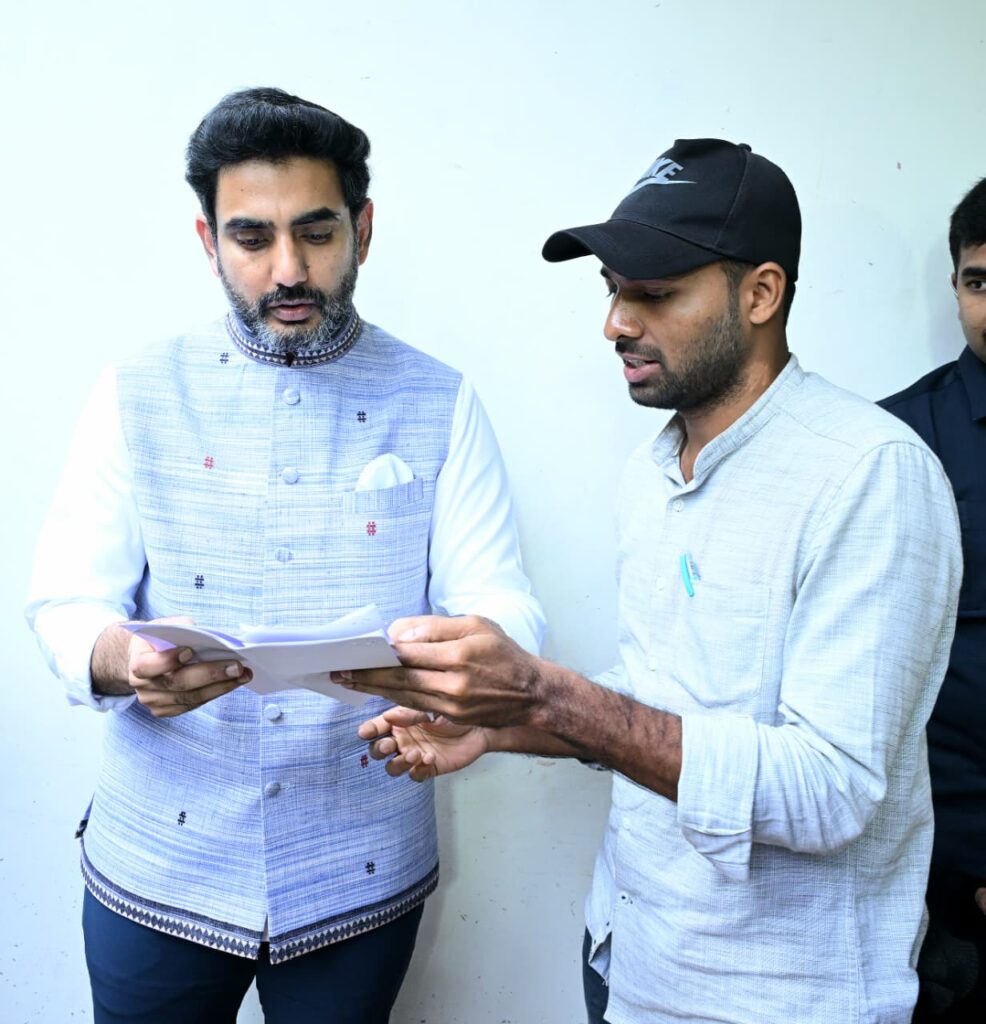 విశాఖలో మంత్రి నారా లోకేష్ ప్రజాదర్బార్ — వినతుల స్వీకరణ, సమస్యల పరిష్కారానికి హామీ