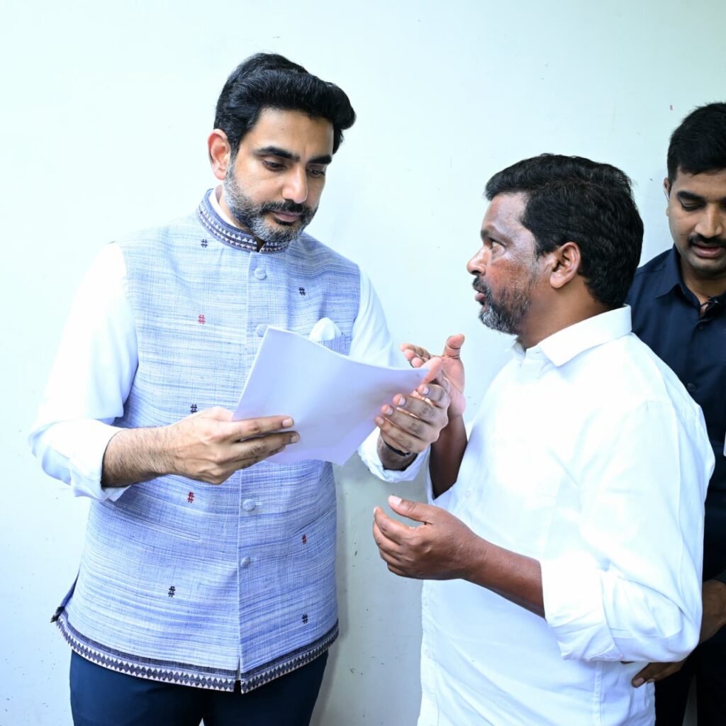 విశాఖలో మంత్రి నారా లోకేష్ ప్రజాదర్బార్ — వినతుల స్వీకరణ, సమస్యల పరిష్కారానికి హామీ