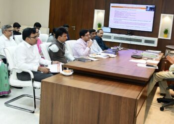 వైద్యారోగ్య శాఖపై సచివాలయంలో ముఖ్యమంత్రి చంద్రబాబు నాయుడు సమీక్ష.