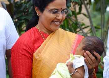 మూడో రోజు గ్రీవెన్స్ దర్సనంలో ప్రజల సమస్యలు ఆలకించిన నారా భువనేశ్వరి