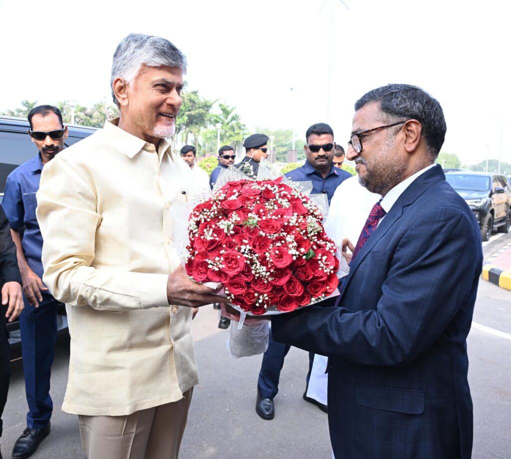 అమరావతిలో విద్యార్థుల మాక్‌ అసెంబ్లీలో హాజరైన చంద్రబాబు, లోకేష్