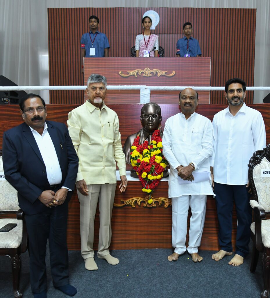 అమరావతిలో విద్యార్థుల మాక్‌ అసెంబ్లీలో హాజరైన చంద్రబాబు, లోకేష్
