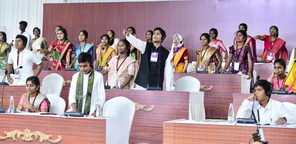 అమరావతిలో విద్యార్థుల మాక్‌ అసెంబ్లీలో హాజరైన చంద్రబాబు, లోకేష్