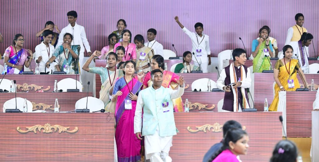 అమరావతిలో విద్యార్థుల మాక్‌ అసెంబ్లీలో హాజరైన చంద్రబాబు, లోకేష్