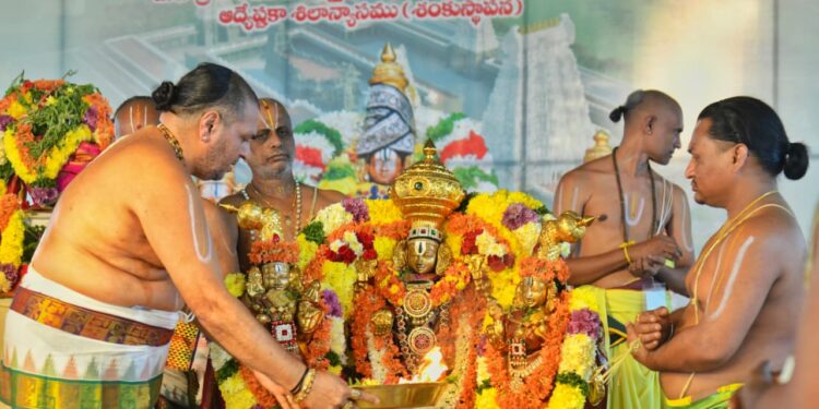 అలిపిరిలో 23న క్లేమోర్ మైన్స్ పేలినప్పటికీ నాకు ప్రాణబిక్ష పెట్టాడు శ్రీ వెంకటేశ్వర స్వామి