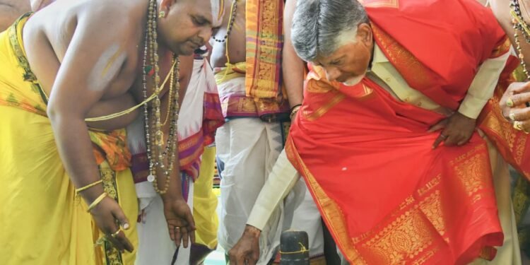 "రూ. 260 కోట్లు ఖర్చు చేసి, తిరుమల నమూనాలో అమరావతిలో శ్రీ వెంకటేశ్వర స్వామి ఆలయాన్ని ఆధునికరిస్తారు"