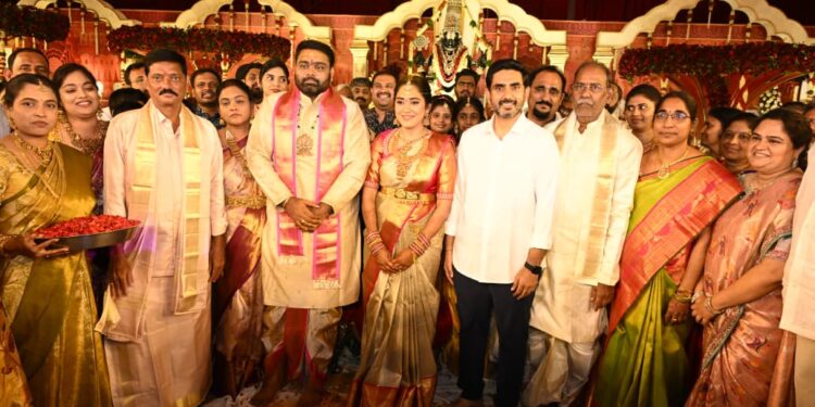 టీడీపీ యువనేత దమ్మాలపాటి కౌషిక్ వివాహ వేడుకకు హాజరైన మంత్రి నారా లోకేష్