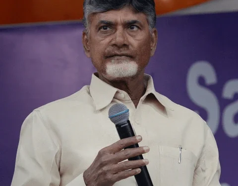 రెండు ఏళ్లలో డ్రోన్ కార్లు/ట్యాక్సీల ఆవిష్కరణకు అనుమతి కోరిన సీఎం చంద్రబాబు నాయుడు