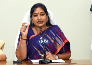 కాషీబుగ్గ stampede: మొదటి అంతస్తులో ఆలయం, రైలింగ్ ఊడటంతో సంఘటన – హోంమంత్రి అనిత స్పందన