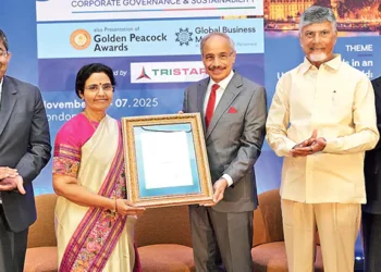 నారా భువనేశ్వరికి ‘డిస్టింగ్విష్డ్ ఫెలోషిప్–2025’ అవార్డు ప్రదానం చేశారు.