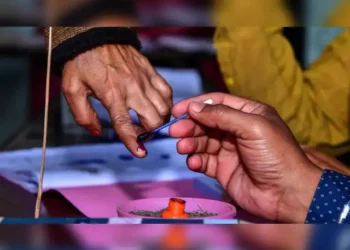 బిహార్‌ అసెంబ్లీ ఎన్నికల రెండో దశ పోలింగ్‌ ప్రారంభమైంది.