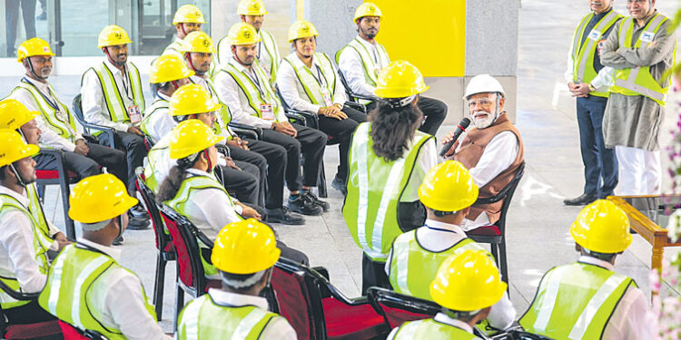 బుల్లెట్‌ రైలు ప్రాజెక్ట్ అనుభవాలను సారాంశంగా చెప్పినట్టు ప్రధాని.