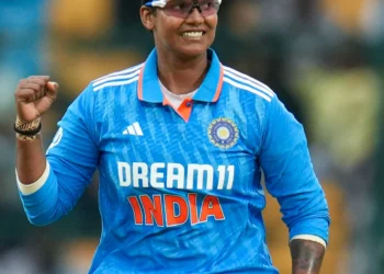 దూషణలను లెక్కచేయకుండా కూతుర్ని ముందుకు నడిపించిన తండ్రి.. అలా వెలిగిన ‘దీప్తి’!