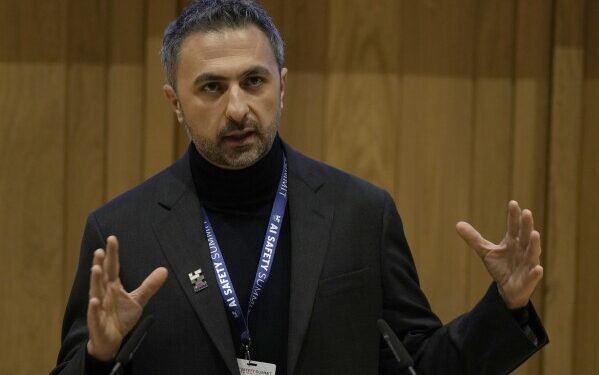 మైక్రోసాఫ్ట్‌ ఏఐ అధికారి: కృత్రిమ మేధకు స్వంత ఆలోచనల సామర్థ్యం ఇవ్వాలన్న ప్రయత్నాలు చేయకండి – ముఖ్య వ్యాఖ్యలు