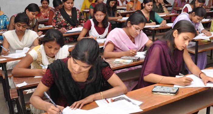 ఇంటర్‌ పబ్లిక్‌ పరీక్షల్లో 32 పేజీల కొత్త ప్రశ్నాపత్ర పుస్తికా ఏర్పాటు