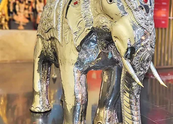 రాముని అందమైన సీతమ్మకు అద్భుతమైన గజవాహనం సిద్ధమైంది.