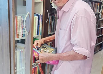 పొత్తం మించిన స్నేహం.. పెద్దాయన విడిచలేదు.