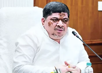 డిసెంబరు నాటికి సూపర్‌వైజర్‌ పోస్టుల భర్తీకి నోటిఫికేషన్‌ ఆర్టీసీపై సమీక్షలో మంత్రి పొన్నం