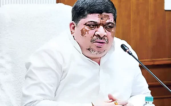 డిసెంబరు నాటికి సూపర్‌వైజర్‌ పోస్టుల భర్తీకి నోటిఫికేషన్‌ ఆర్టీసీపై సమీక్షలో మంత్రి పొన్నం