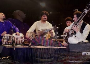 మలిసంధ్య సమయంలో మధ్యమావతి రాగంలో సంగీతం.