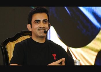 దిల్లీ పేలులో మృతులకు శ్రద్ధాంజలిర్పించిన గౌతమ్‌ గంభీర్‌