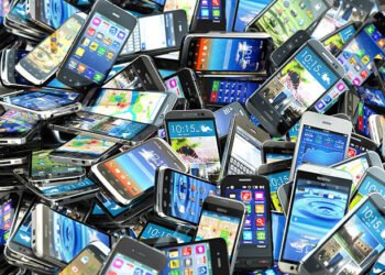 వారు దాడి చేస్తున్నారు… వీరు అడ్డుకుంటున్నారు…