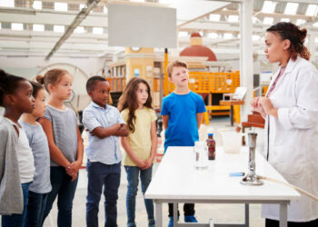 విజ్ఞానంలో ప్రతిభ.. ఆకాశాన్ని తాకిస్తోంది