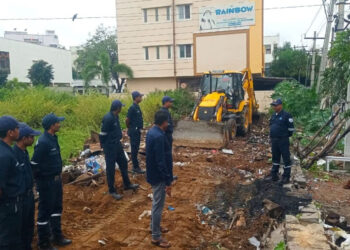 హైడ్రా పార్క్ స్థలాన్ని కబ్జాదారుల నుంచి రక్షించింది.