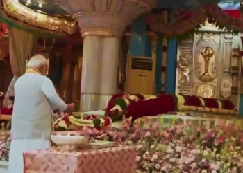 పుట్టపర్తిలో శతజయంతి వైభవం: సత్యసాయి మహాసమాధి వద్ద ప్రధాని మోదీ దర్శనం