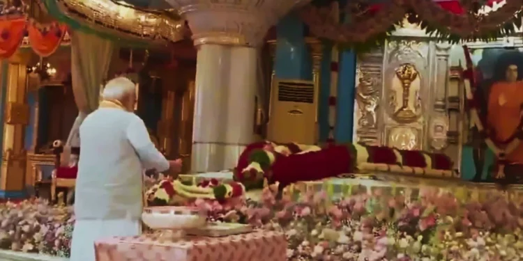 పుట్టపర్తిలో శతజయంతి వైభవం: సత్యసాయి మహాసమాధి వద్ద ప్రధాని మోదీ దర్శనం