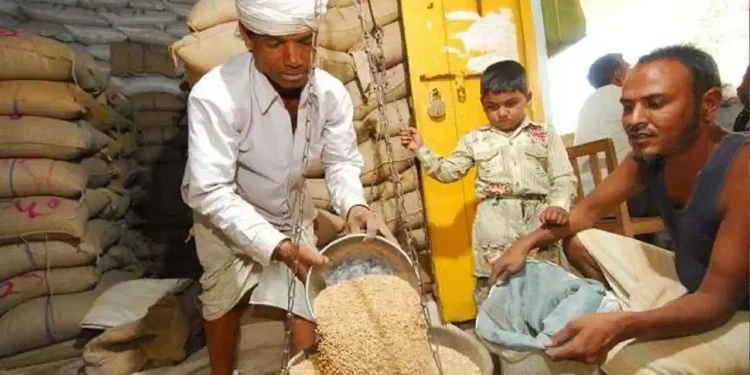 కొత్త రేషన్‌ కార్డుల్లో బియ్యానికి మాత్రమే అర్హత కల్పించారు