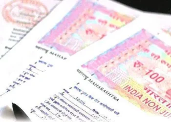 ముడితే కాణిస్తారు, చెడితే తిరగేస్తారు.