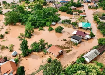 వియత్నాంలో భారీ వరదలు.. 16 మంది మృతి