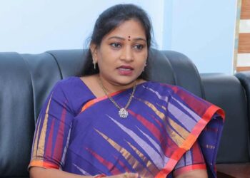 సోషల్‌ మీడియాలో తప్పుడు ప్రచారాలను అస్సలు సహించమని మంత్రి అనిత హెచ్చరించారు.