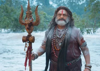 బాలకృష్ణ: త్రిశూలంతో ప్రజల కోసం యుద్ధం చేసే దైవుడు 4 బాలకృష్ణ: త్రిశూలంతో ప్రజల కోసం యుద్ధం చేసే దైవుడు