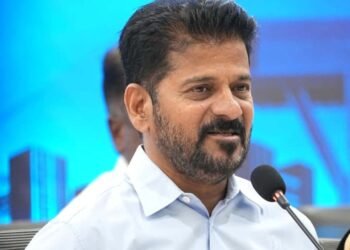 ఇండియన్ సూపర్ క్రాస్‌లో సందడి చేసిన సల్మాన్ — తెలంగాణ సీఎం రేవంత్ రెడ్డి తో ప్రత్యేక క్షణాలు!