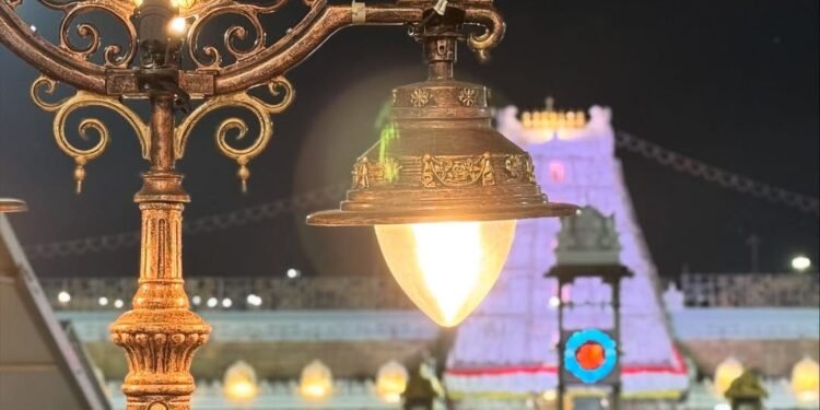 తిరుమలలో భక్తుల రద్దీ సాధారణంగా ఉంది