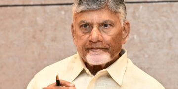 అధికారుల పనితీరుపై ముఖ్యమంత్రి చంద్రబాబు నాయుడు అసహనం: బడ్జెట్ వినియోగంపై సీరియస్ హెచ్చరికలు