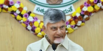 కోలాట ప్రదర్శనలతో అలరించిన విద్యార్థినులు