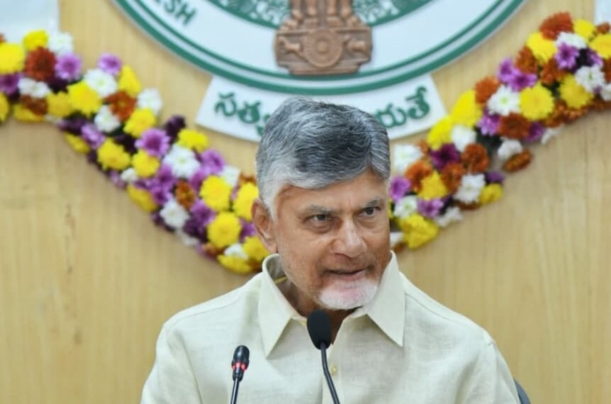 రైతు కష్టాలను స్వయంగా తెలుసుకుంటున్న టీడీపీ అధినేత!