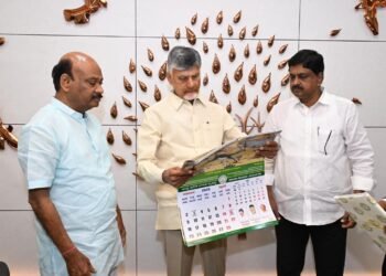 భవిష్యత్తుకు సందేశం… 2026 క్యాలెండర్‌ను ఆవిష్కరించిన సీఎం చంద్రబాబు