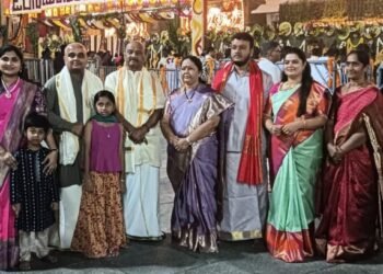 వైకుంఠ ఏకాదశి నాడు శ్రీవారి సేవలో గౌరవ స్పీకర్ అయ్యన్నపాత్రుడు గారి కుటుంబ సభ్యులు