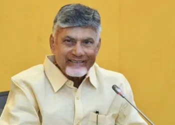 విద్యార్థులతో చంద్రబాబు ముచ్చట్లు: పాఠశాలల్లో విద్యార్థుల భవిష్యత్తుకు భరోసా!