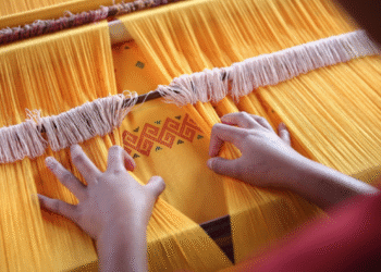 నిన్నటి వైభవం.. రేపటి విలయం: భారతీయ మగ్గం నుండి అన్ని రంగాలు రోబో ఏఐ ఉచ్చులో చిక్కుకోబోతాయా?