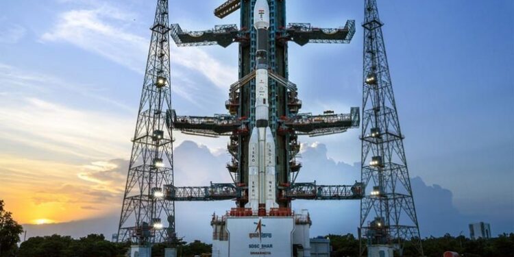 ఇస్రో సరికొత్త చరిత్ర… బ్లూబర్డ్ బ్లాక్-2 భారీ ఉపగ్రహాన్ని నింగిలోకి పంపిన తొలిసారి!